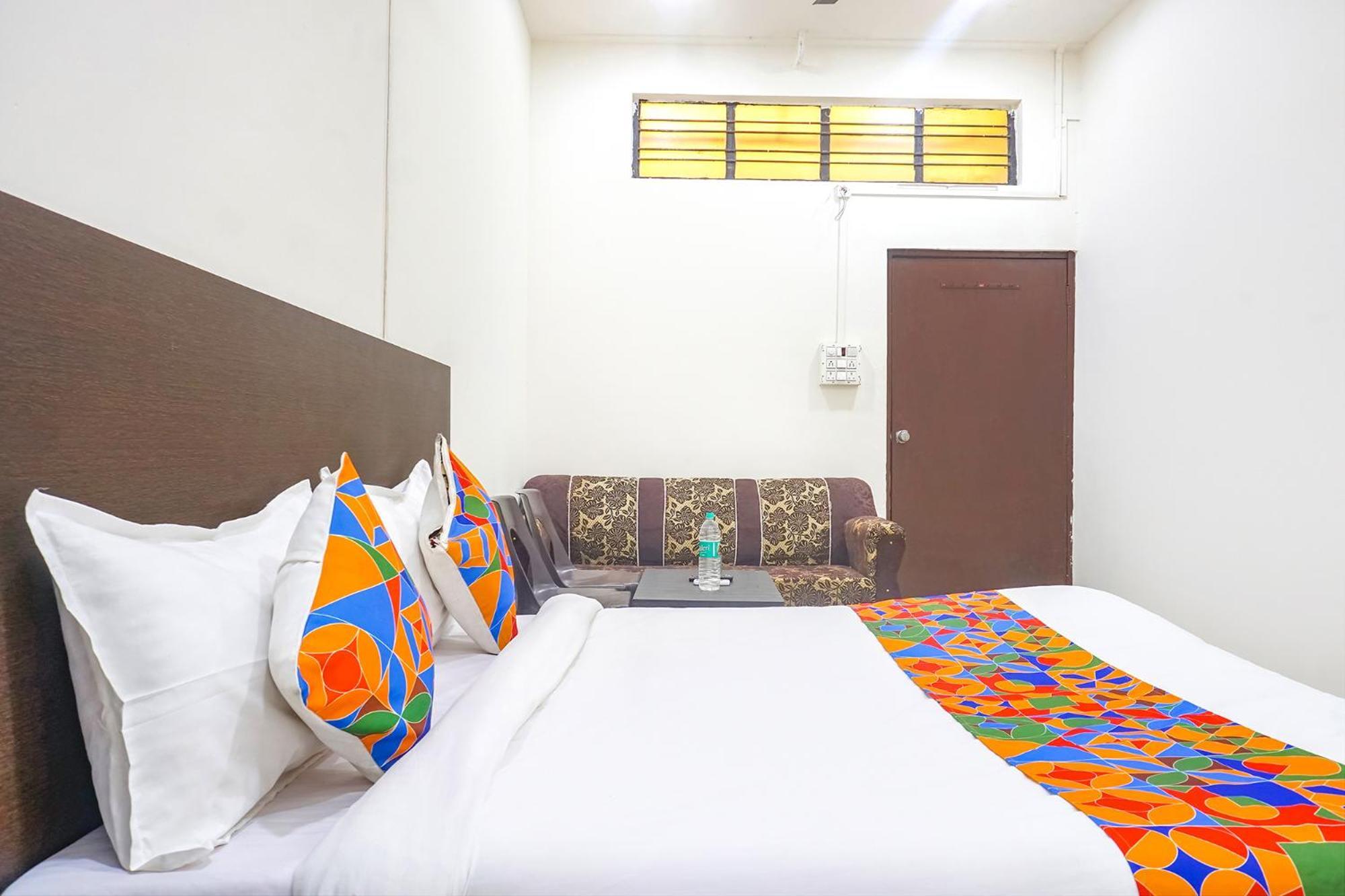 Fabhotel Om Sai - Nr Nashik Railway Station Экстерьер фото